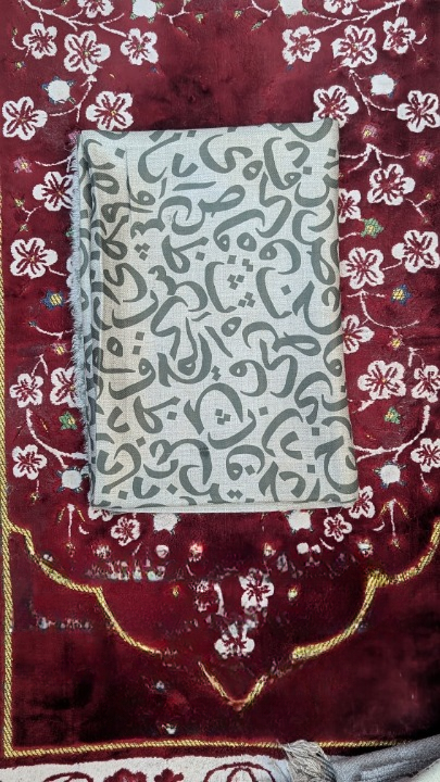 Harf-e-Ishq Shawl – Modern Calligraphy Elegance
